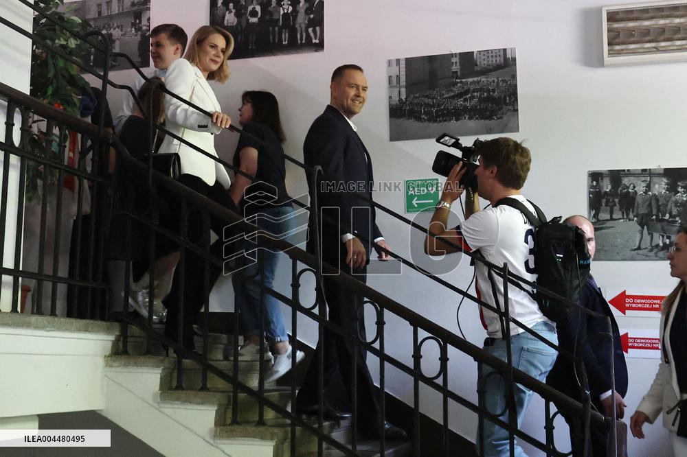 Polish Presidential Candidate Karol Nawrocki Votes - Warsaw