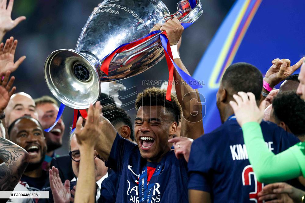 PSG Triumphs At UEFA Champions League Final - Munich