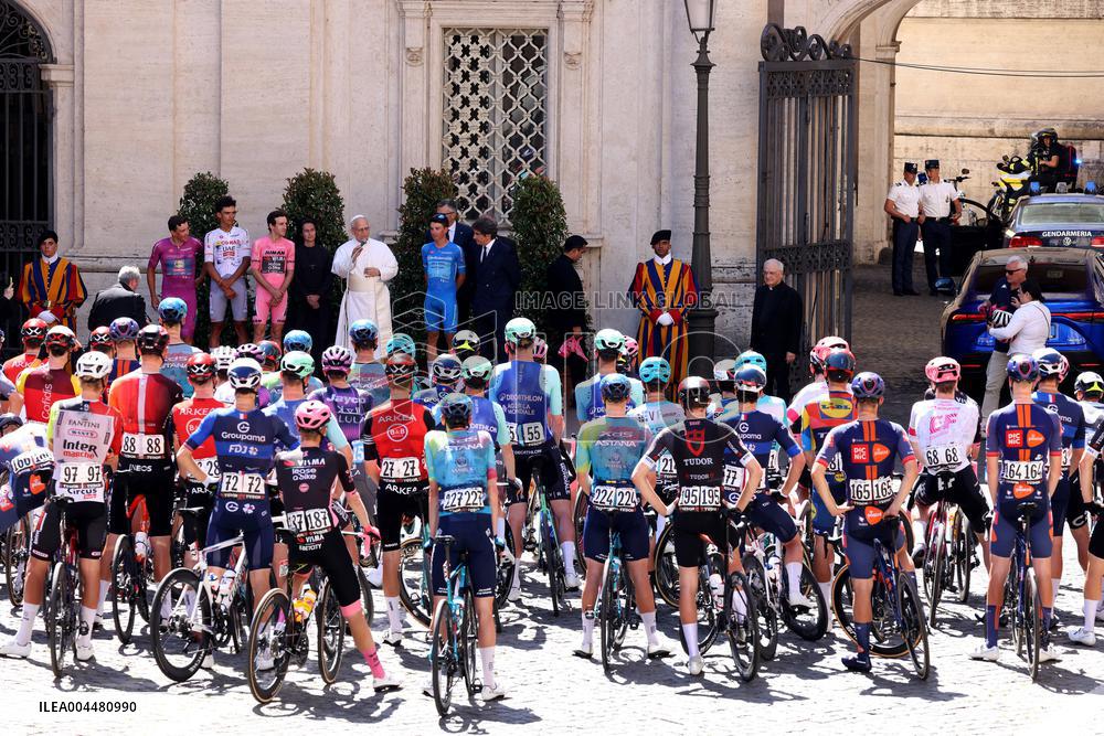 Pope Leo XVI Greets 'Giro D'Italia' Cyclists - Vatican