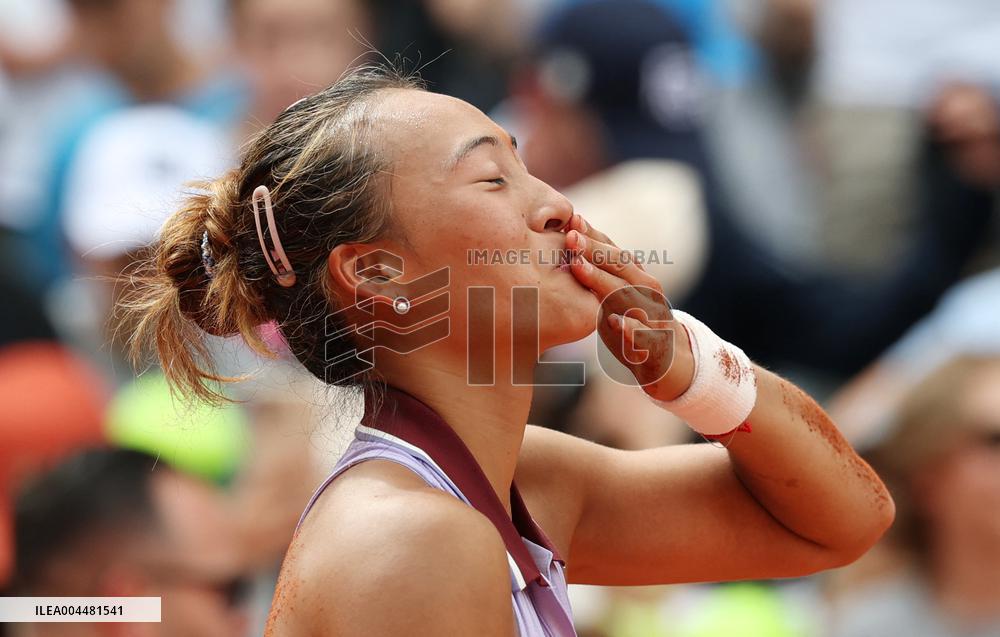 French Open - Zheng Reaches First Roland Garros Quarter-Final