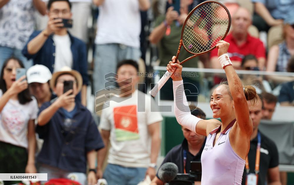 French Open - Zheng Reaches First Roland Garros Quarter-Final