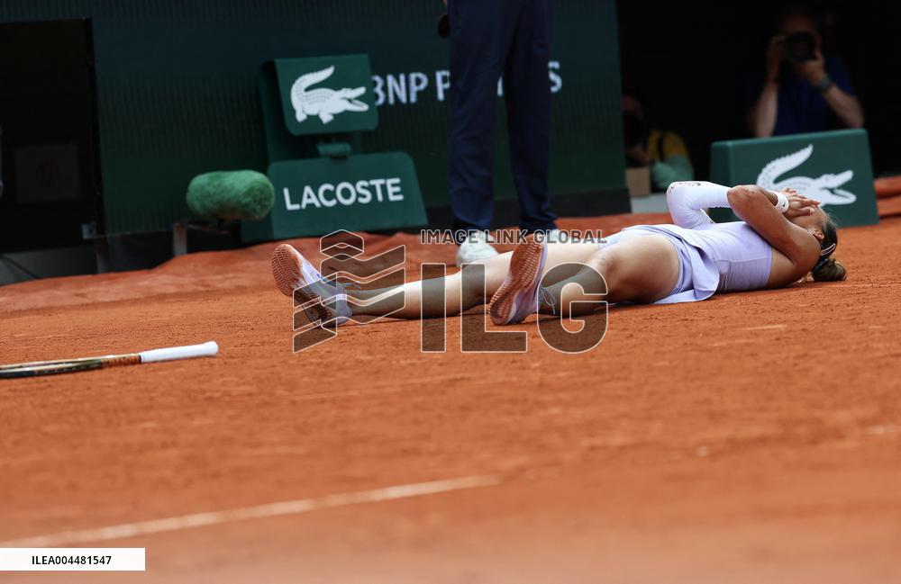 French Open - Zheng Reaches First Roland Garros Quarter-Final