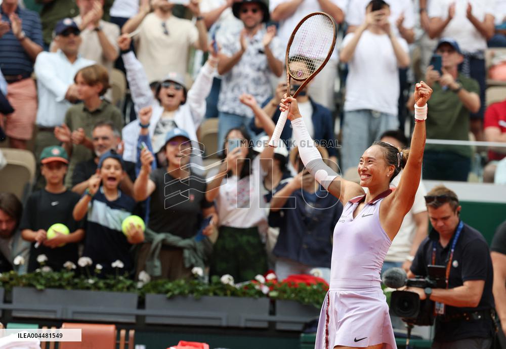 French Open - Zheng Reaches First Roland Garros Quarter-Final