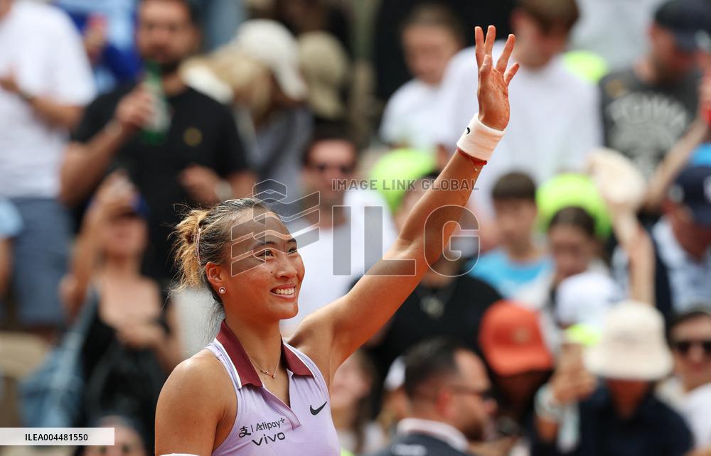 French Open - Zheng Reaches First Roland Garros Quarter-Final