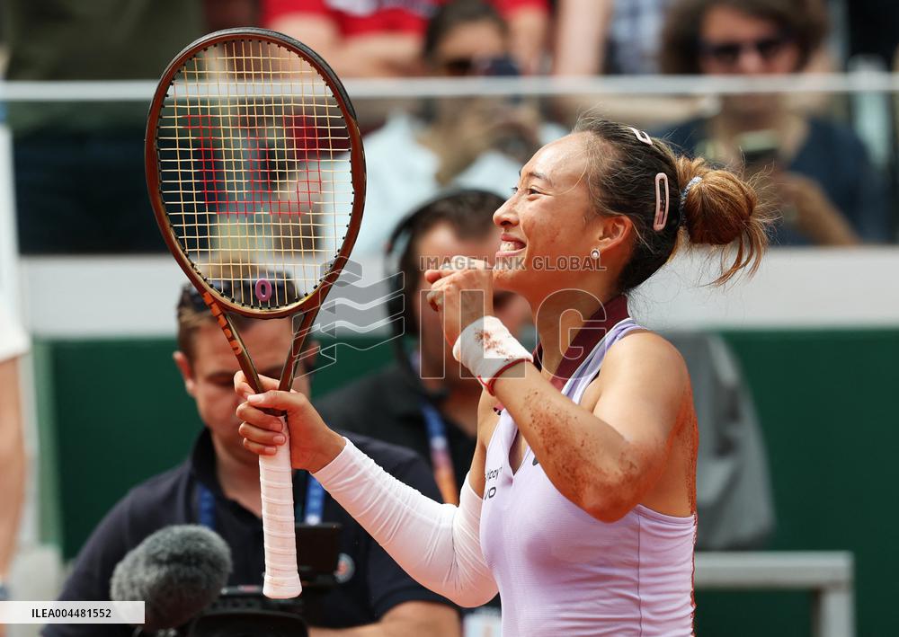 French Open - Zheng Reaches First Roland Garros Quarter-Final
