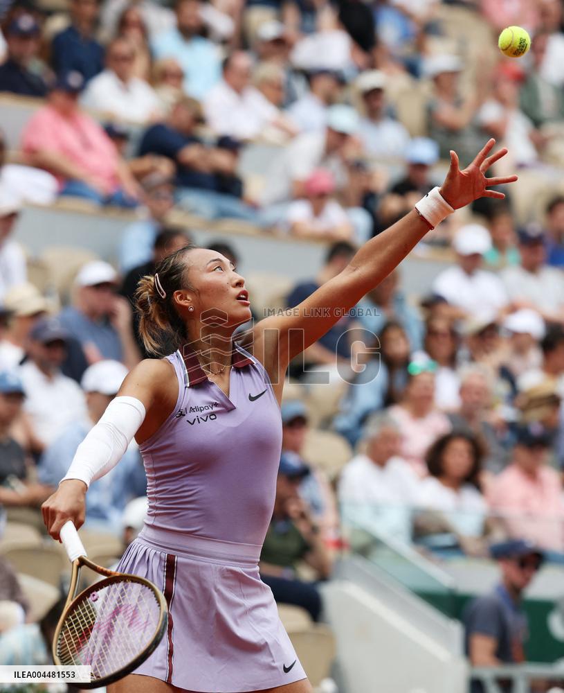 French Open - Zheng Reaches First Roland Garros Quarter-Final