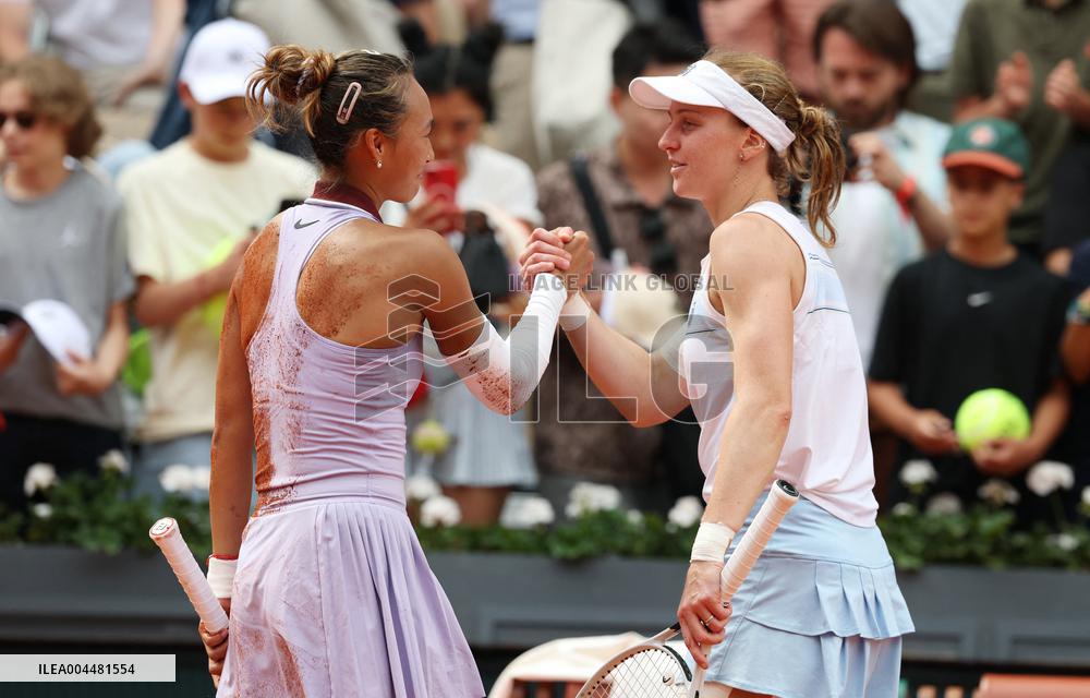 French Open - Zheng Reaches First Roland Garros Quarter-Final