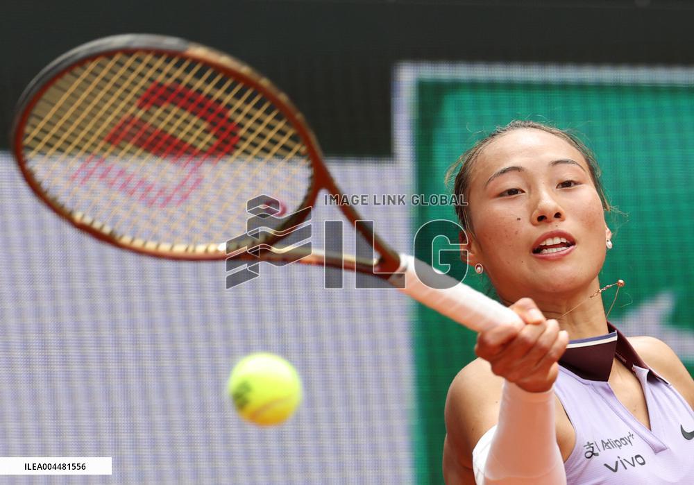 French Open - Zheng Reaches First Roland Garros Quarter-Final