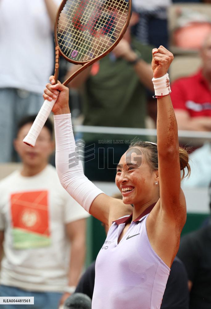 French Open - Zheng Reaches First Roland Garros Quarter-Final
