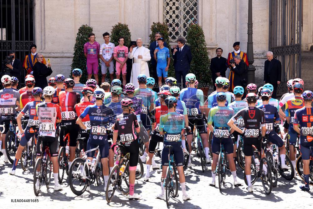 Pope Leo XIV Greets 'Giro D'Italia' Cyclists - Vatican