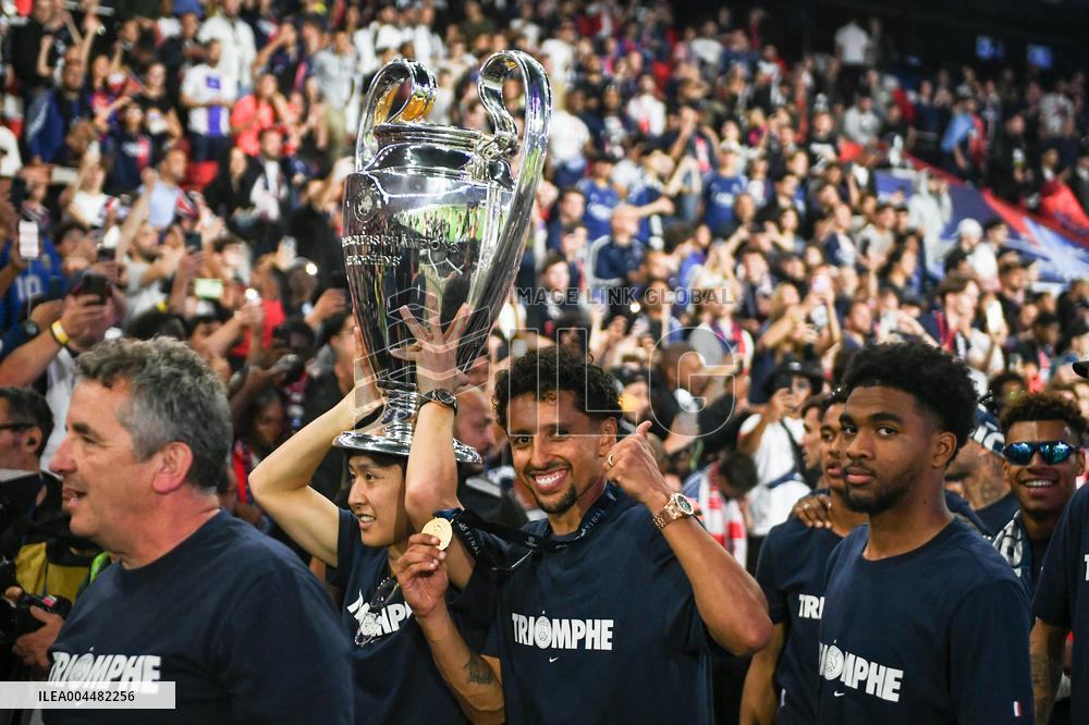 PSG celebrates Champions League trophy at Parc des Princes - FA