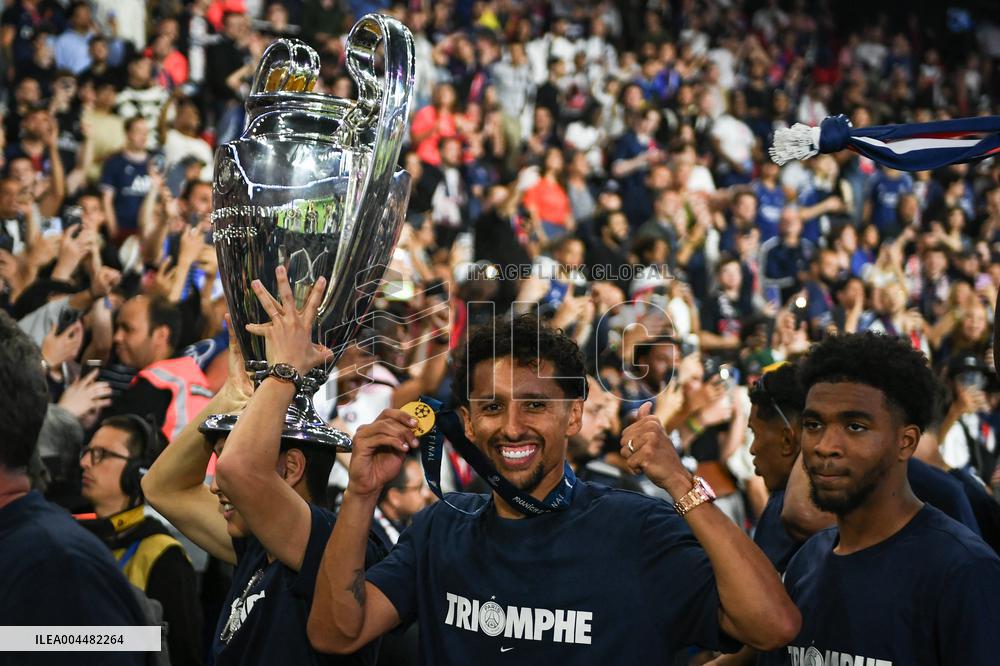 PSG celebrates Champions League trophy at Parc des Princes - FA