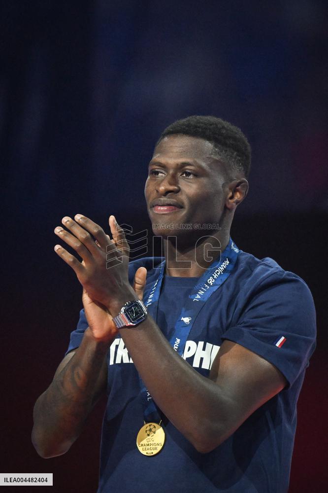 PSG celebrates Champions League trophy at Parc des Princes - FA
