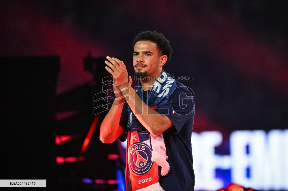 PSG celebrates Champions League trophy at Parc des Princes - FA