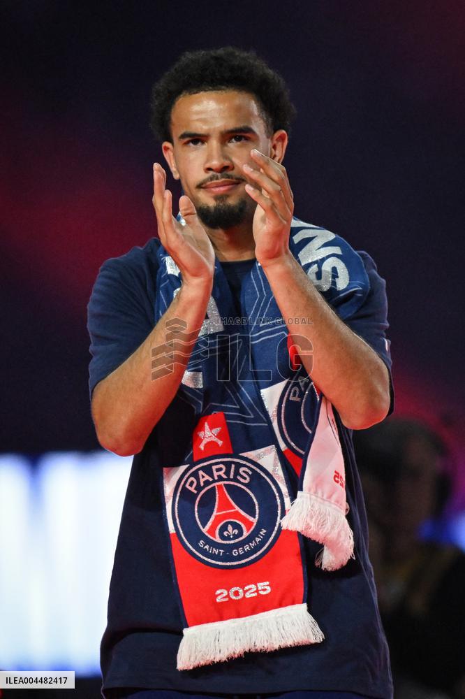 PSG celebrates Champions League trophy at Parc des Princes - FA