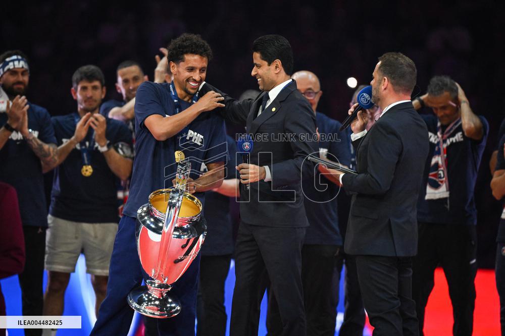 PSG celebrates Champions League trophy at Parc des Princes - FA
