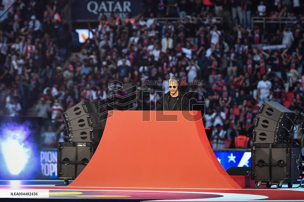 PSG celebrates Champions League trophy at Parc des Princes - FA