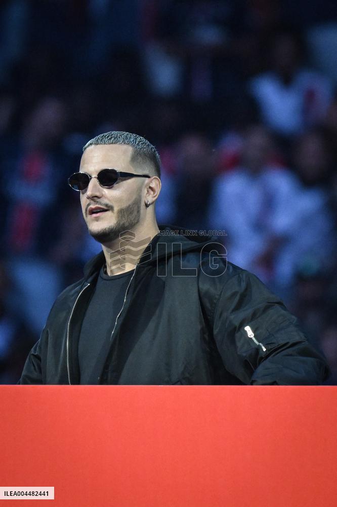 PSG celebrates Champions League trophy at Parc des Princes - FA