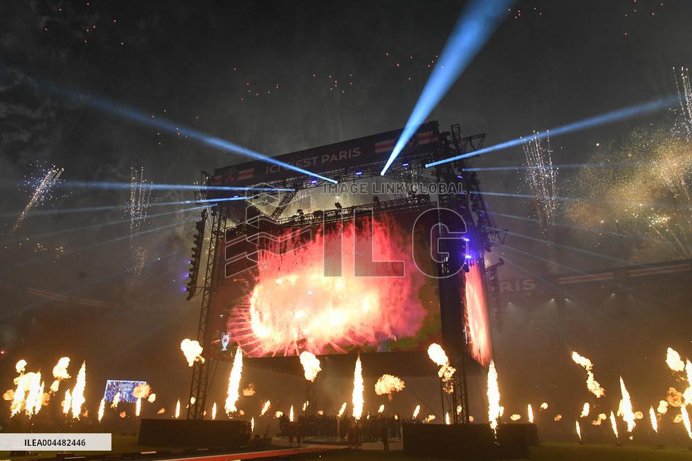 PSG celebrates Champions League trophy at Parc des Princes - FA
