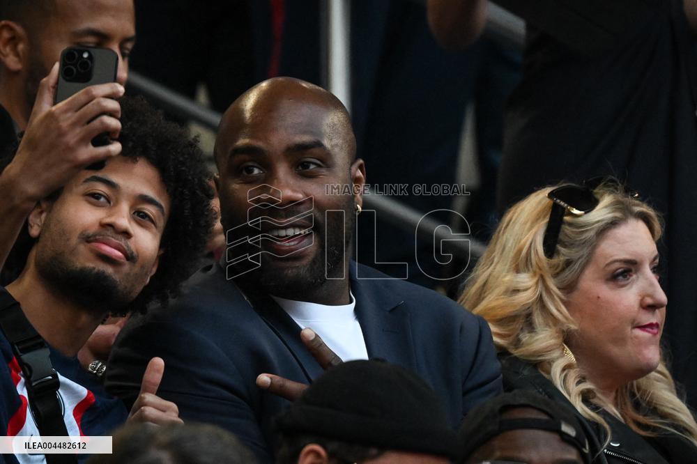 Psg Celebrates Champions League Trophy - Teddy Riner