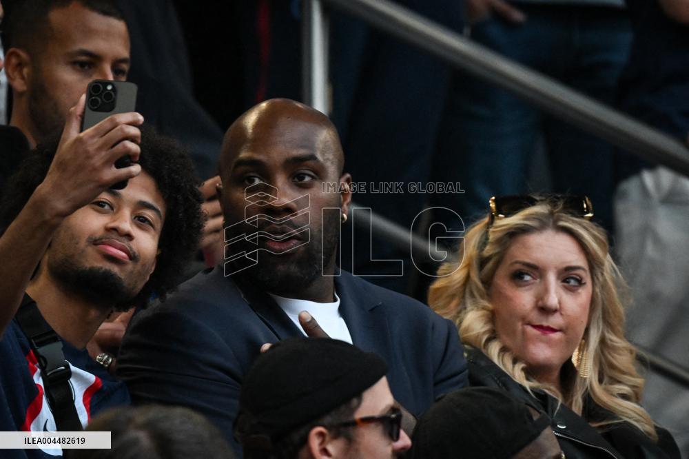 Psg Celebrates Champions League Trophy - Teddy Riner
