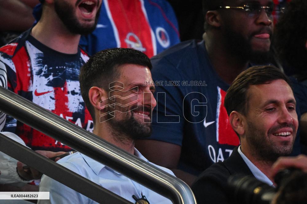 Psg Celebrates Champions League Trophy - Novak Djokovic