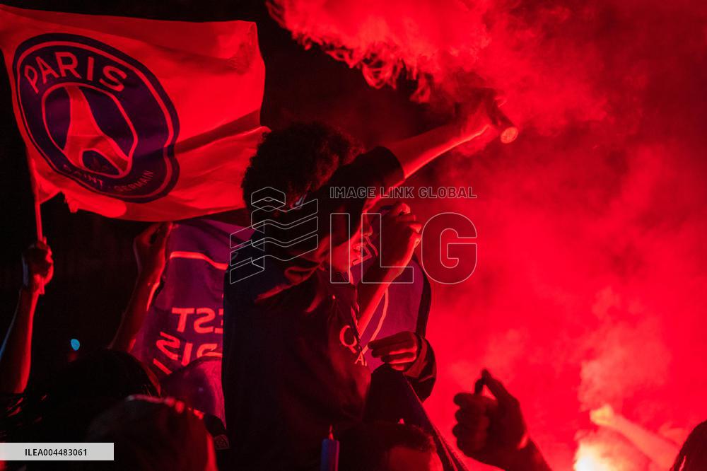 PSG Supporters Celebrate on The Champs Elysees - Paris