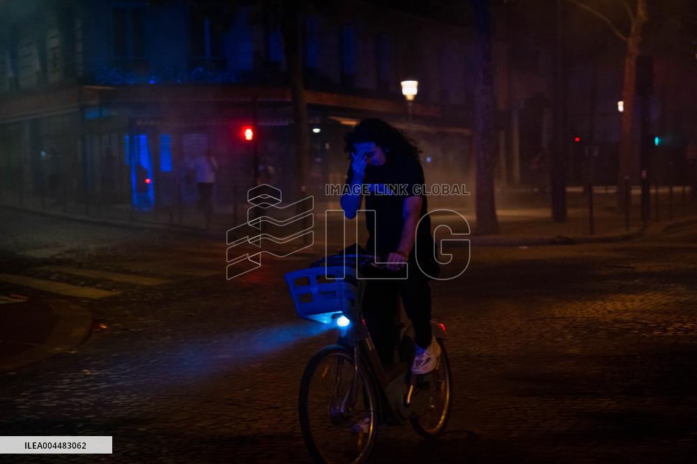 PSG Supporters Celebrate on The Champs Elysees - Paris