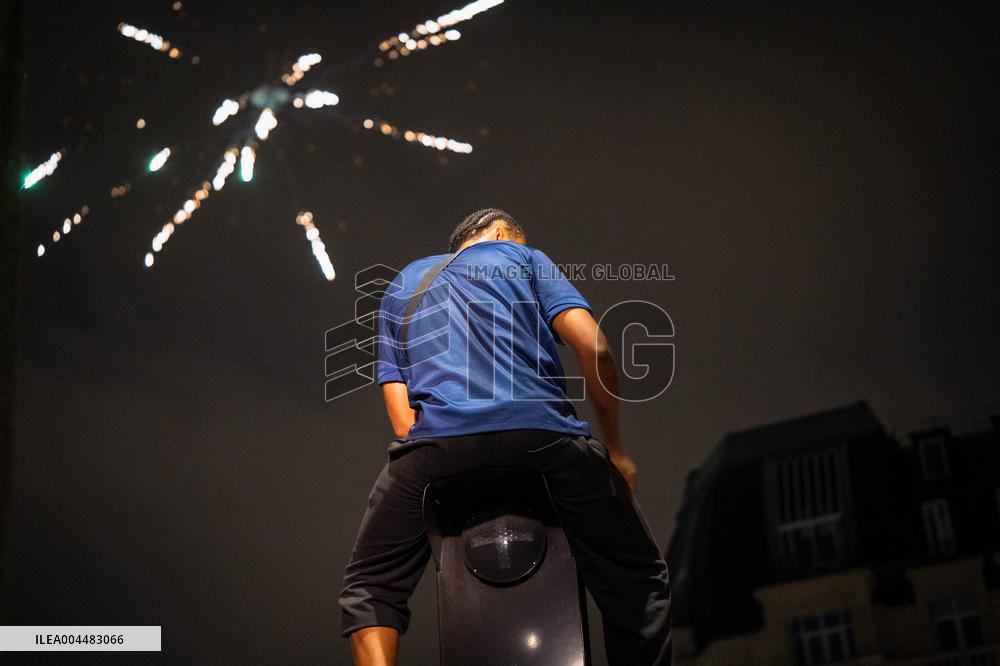 PSG Supporters Celebrate on The Champs Elysees - Paris