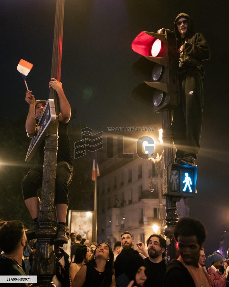 PSG Supporters Celebrate on The Champs Elysees - Paris