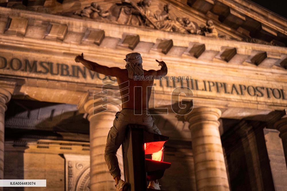 PSG Supporters Celebrate on The Champs Elysees - Paris