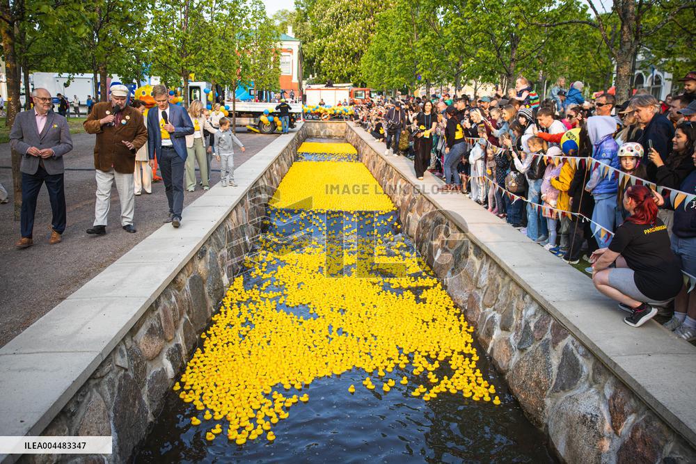 Charity duck rally