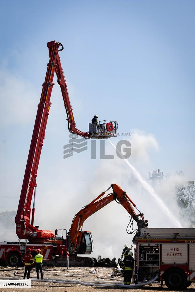 Fire at garbage dump