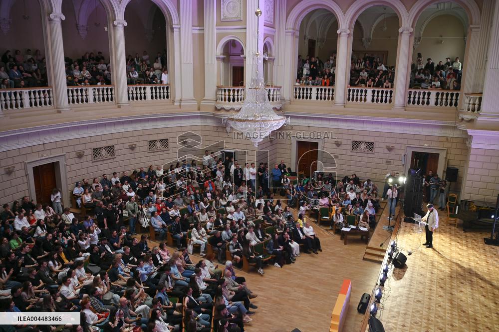 Lecture of Nobel Prize laureate Kip Thorne in Lviv