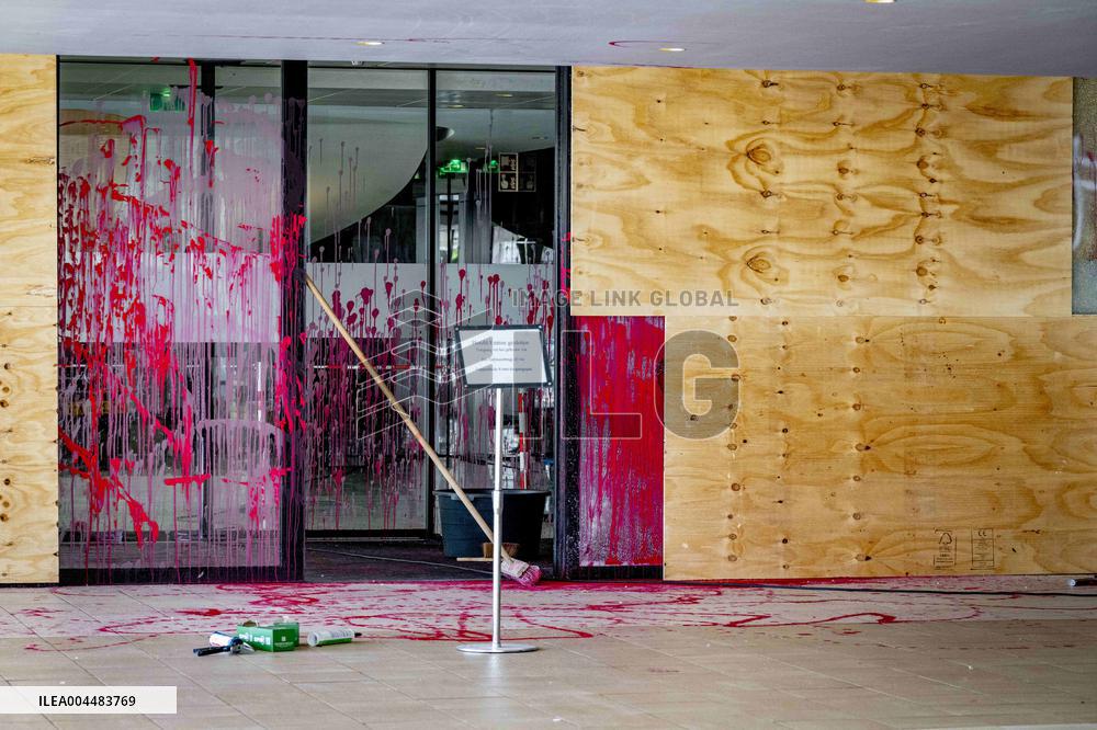 Maersk Office Vandalized by Activists - Rotterdam