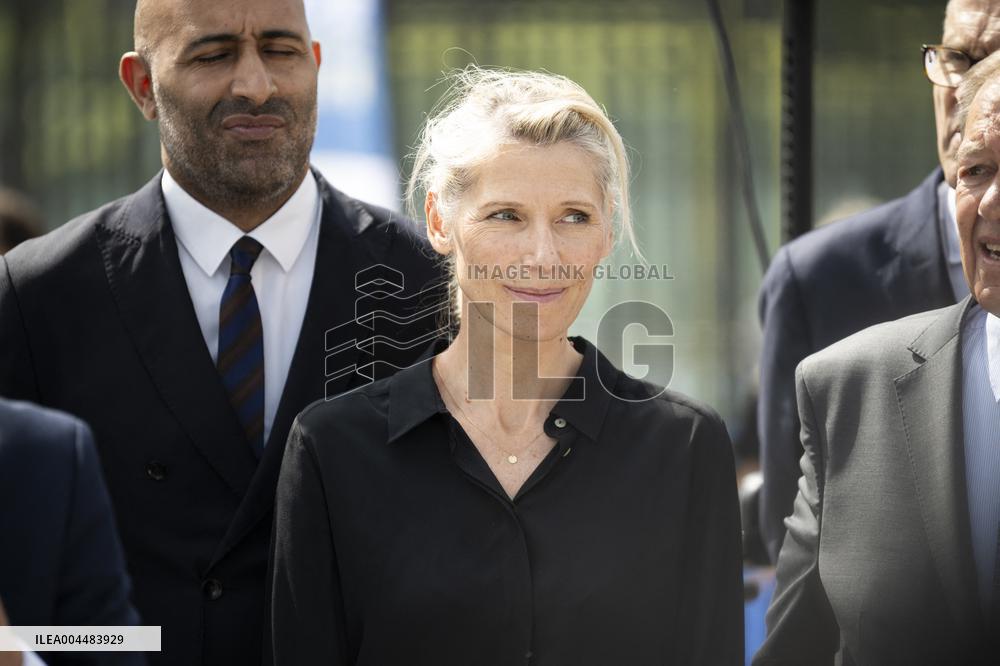 Ministerial Visit To The Olympic Aquatic Centre - Saint Denis