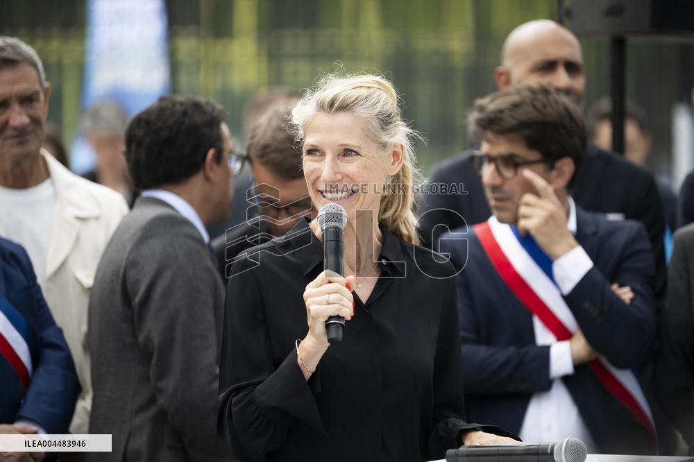 Ministerial Visit To The Olympic Aquatic Centre - Saint Denis