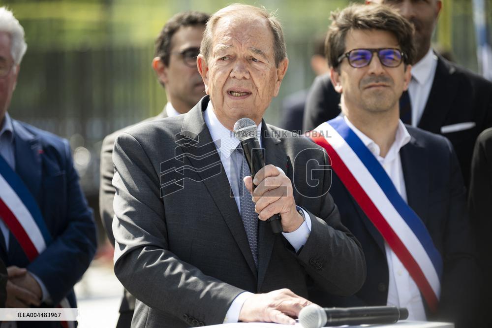 Ministerial Visit To The Olympic Aquatic Centre - Saint Denis