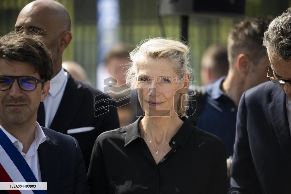 Ministerial Visit To The Olympic Aquatic Centre - Saint Denis