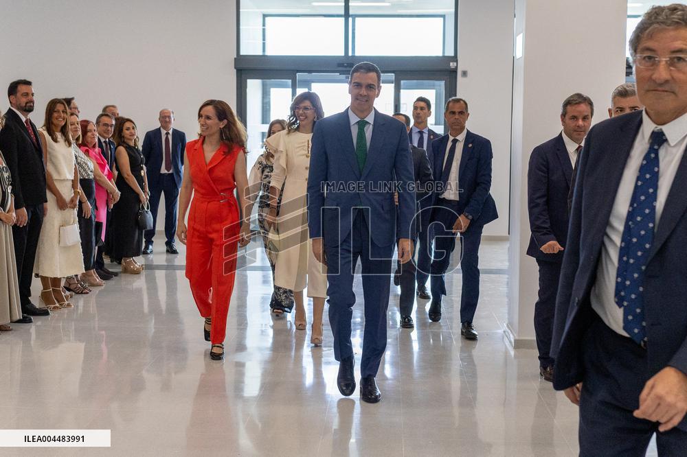 Sanchez Presides Over Inauguration of University Hospital in Melilla