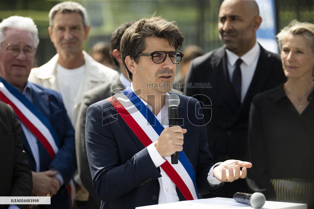Ministerial Visit To The Olympic Aquatic Centre - Saint Denis