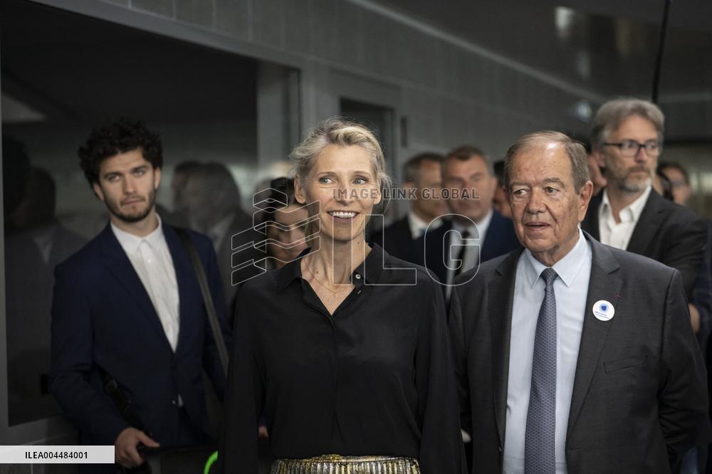 Ministerial Visit To The Olympic Aquatic Centre - Saint Denis