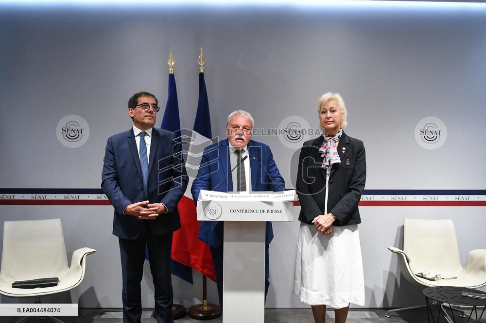 Presser on fast fashion bill at the Senate in Paris - FA