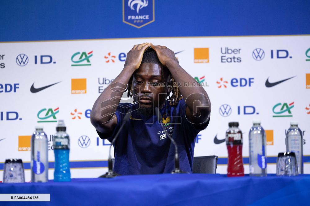 Manu Kone gives a press confenrence - Clairefontaine-en-Yvelines