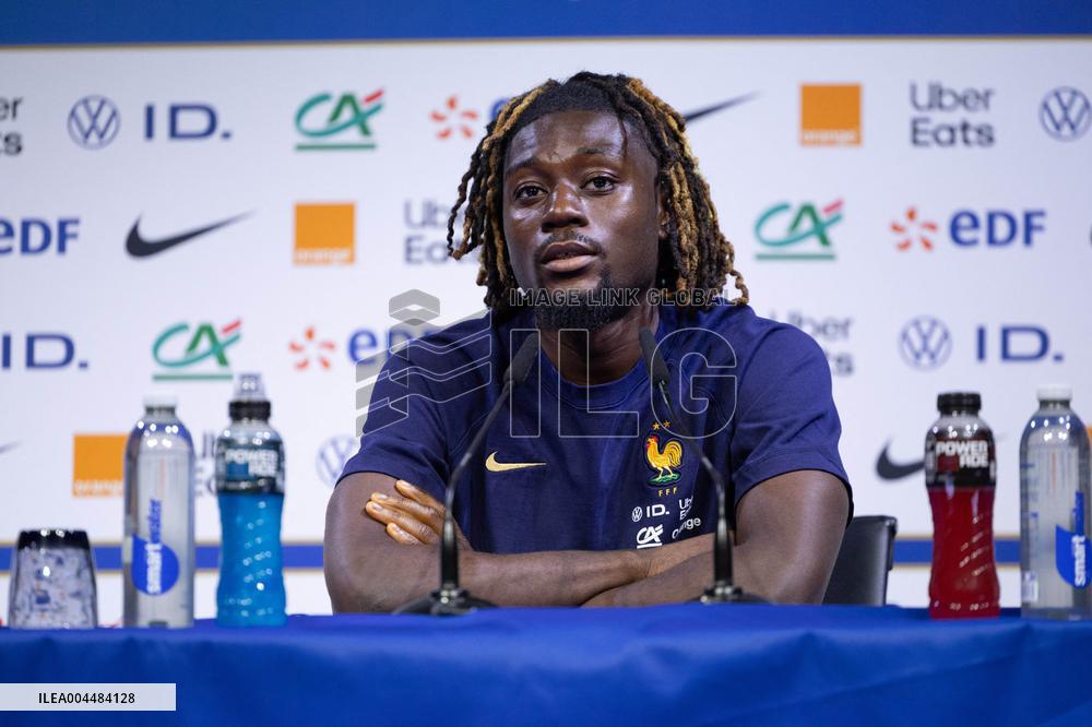 Manu Kone gives a press confenrence - Clairefontaine-en-Yvelines