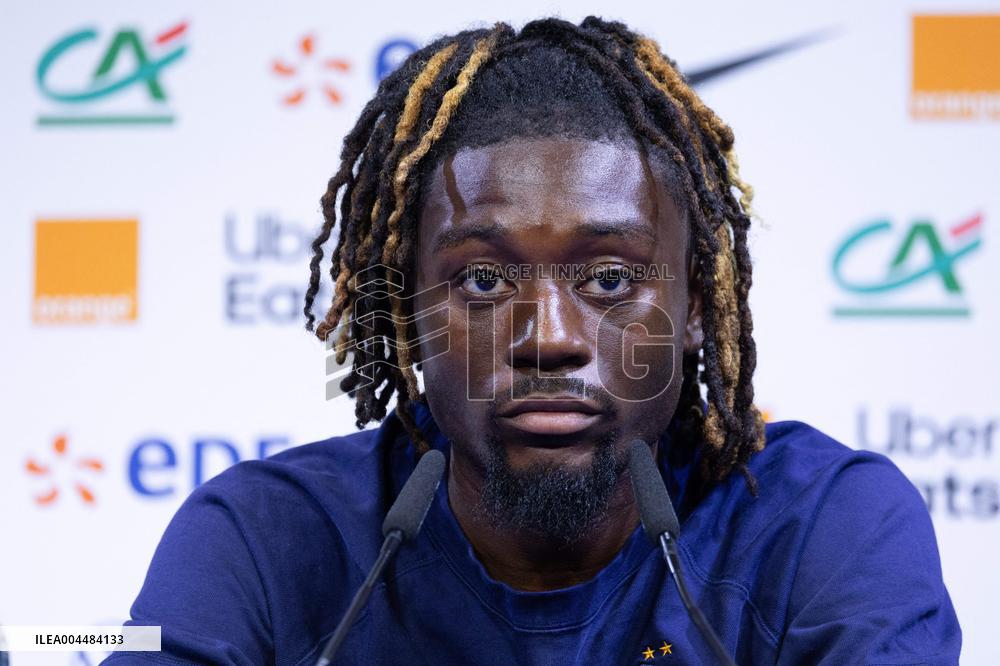 Manu Kone gives a press confenrence - Clairefontaine-en-Yvelines