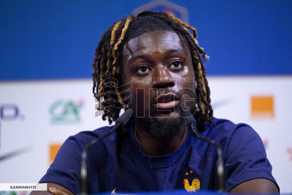 Manu Kone gives a press confenrence - Clairefontaine-en-Yvelines