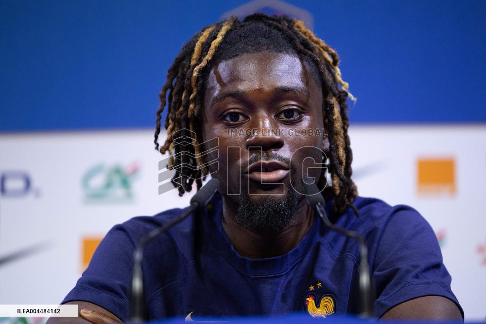 Manu Kone gives a press confenrence - Clairefontaine-en-Yvelines