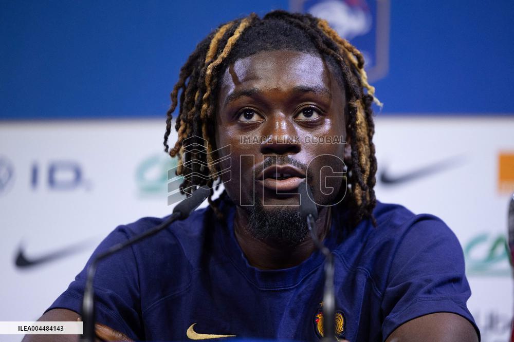 Manu Kone gives a press confenrence - Clairefontaine-en-Yvelines