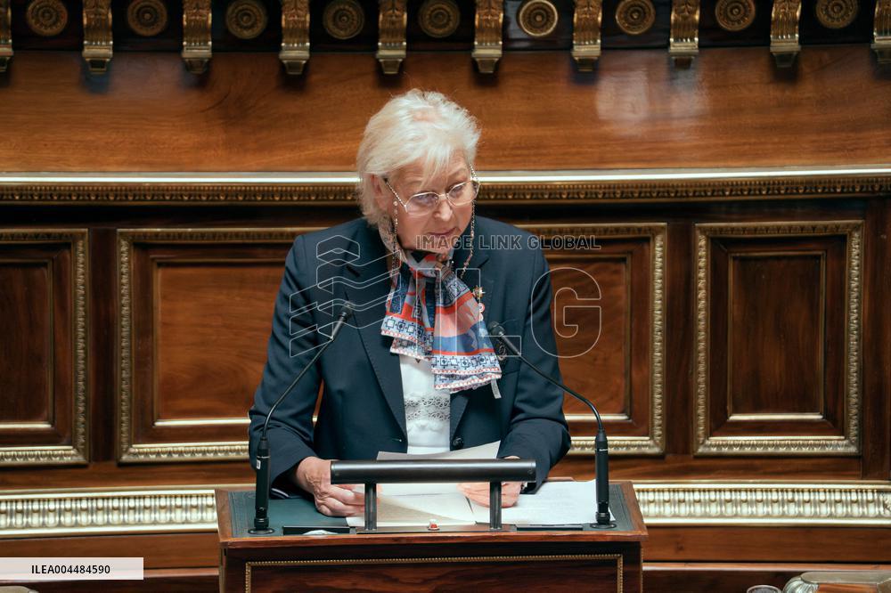 Senate examine the fast fashion law - Paris AJ